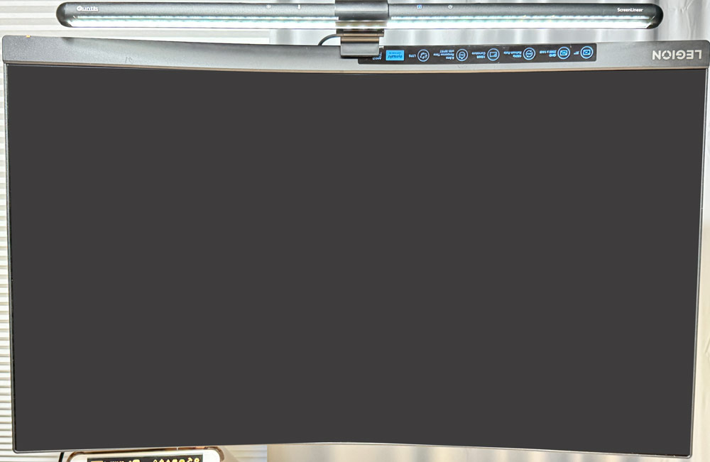 上下反転後のメインモニター。