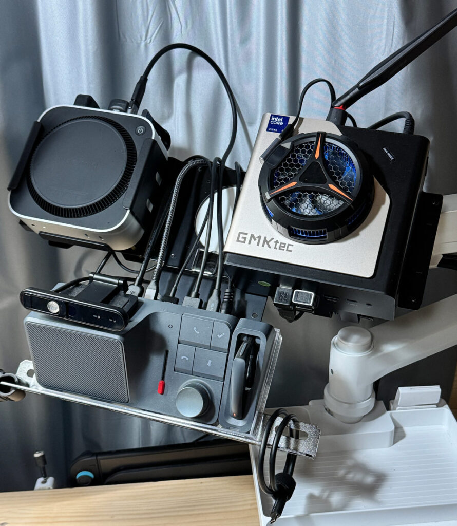 PC配線改善ver3.0の完成形。Mac miniを4点固定し、SSDとHDMI切替器を層構造に整理した背面構成